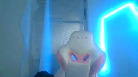 Snapshot of tasha_sky chatting on January 2025 12:57:01 AM tasha_sky online show from January 2025 12:57:01 AM