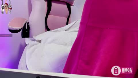 i am tatiana  online show from December 2025 12:36:01 PM