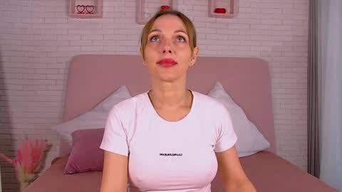 Snapshot of tatibugati chatting on February 2026 06:40:02 AM TatiBugati online show from February 2026 06:40:02 AM