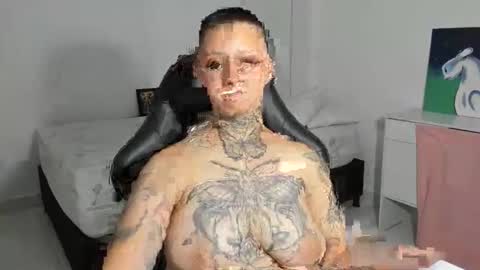 Snapshot of tatoo_girl chatting on March 2025 09:04:01 PM jess online show from March 2025 09:04:01 PM