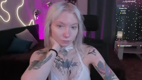 tattoo_artbaby online show from April 2026 12:57:01 AM