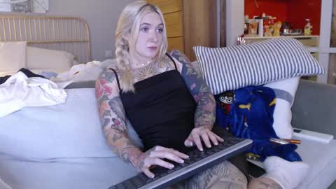 tattoobbgirl online show from March 2025 04:35:02 PM