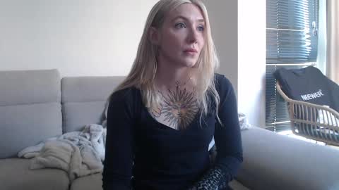 tattoobbgirl online show from October 2025 11:18:02 AM
