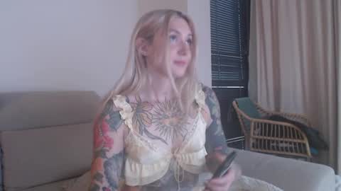 tattoobbgirl online show from November 2025 03:56:01 PM