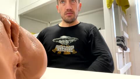 Tatuador40 online show from December 2024 12:41:02 PM