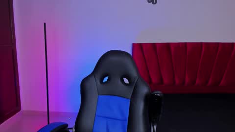 tau_montes online show from December 2025 01:27:02 PM