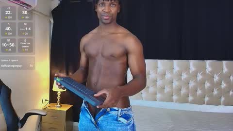 tau_montes online show from March 2026 02:38:02 AM