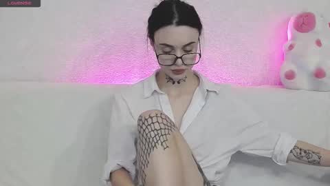 Taya online show from November 2025 06:04:02 PM