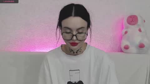 Taya online show from November 2025 03:33:01 PM