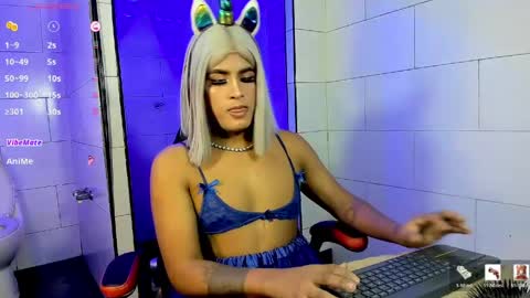 taylor__smith_ online show from May 2026 03:45:02 AM