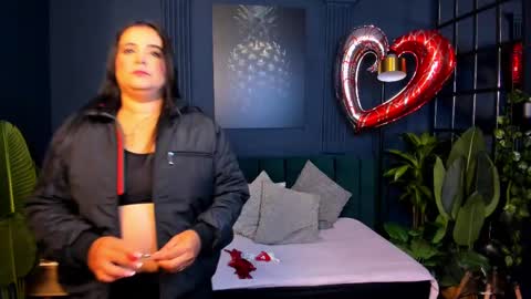 Taylor Bennet online show from February 2025 12:03:02 PM