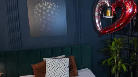 Taylor Bennet online show from March 2025 12:00:01 PM