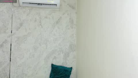 taylor_gil0 online show from June 2026 12:27:02 PM