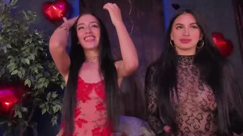 Snapshot of taylor_jonnees chatting on February 2025 02:54:02 PM Taylor Help me to get 100 thumbs up online show from February 2025 02:54:02 PM