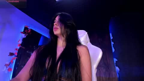 Snapshot of taylor_jonnees chatting on October 2025 04:19:01 PM Taylor Help me to get 100 thumbs up online show from October 2025 04:19:01 PM