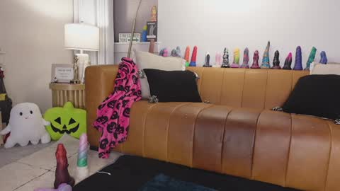 Taylor --  online show from October 2025 10:35:01 AM