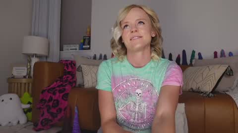 Taylor --  online show from October 2025 10:32:02 AM