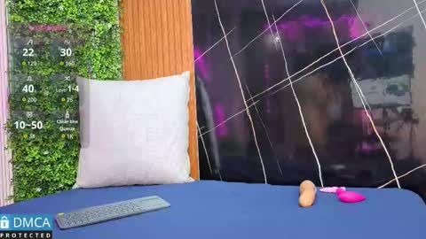 Tay online show from October 2025 03:14:02 AM