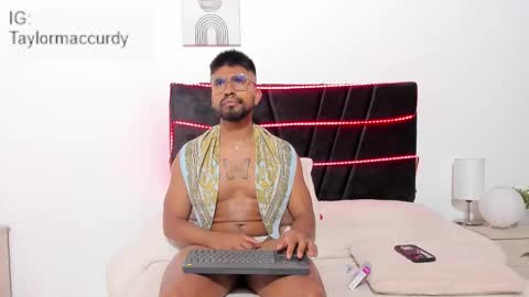 taylormaccurdy_ online show from December 2025 04:19:01 AM