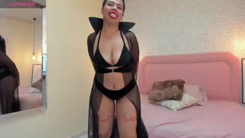 Snapshot of taylormeller chatting on November 2025 03:52:02 AM TAYLOR online show from November 2025 03:52:02 AM