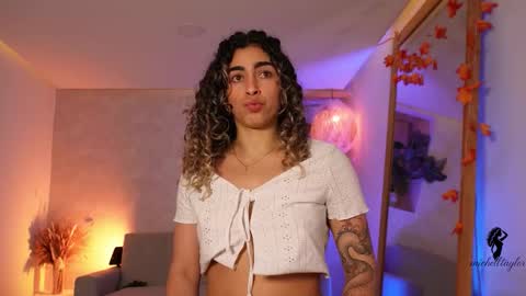 taylormichell online show from October 2025 10:25:02 PM