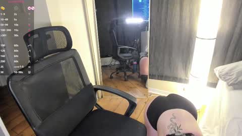 Taylor Tait online show from February 2025 11:21:02 PM