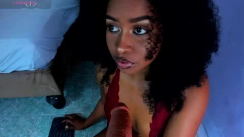 Tayra online show from May 2026 08:24:01 PM