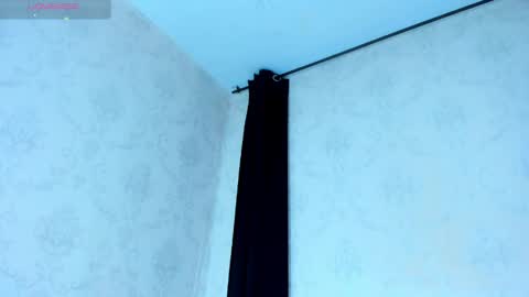 Tayra online show from May 2026 08:49:01 PM