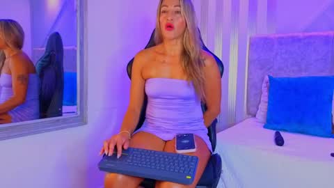 tayra online show from May 2026 08:16:02 PM