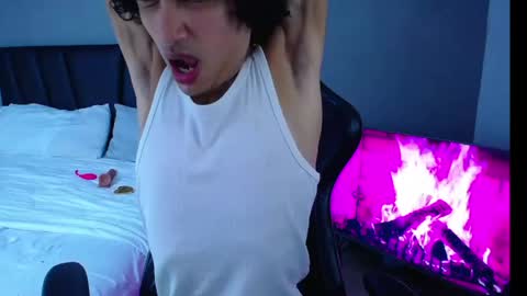 Tayron online show from April 2026 02:12:02 PM