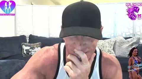 THE TEACHERS PETS online show from December 2025 01:12:02 AM