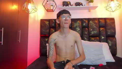 Snapshot of teddy_smith_ chatting on December 2025 11:15:02 AM Smith online show from December 2025 11:15:02 AM