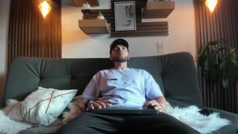 Snapshot of teddyelbellaquito chatting on February 2026 10:17:01 PM Teddy online show from February 2026 10:17:01 PM