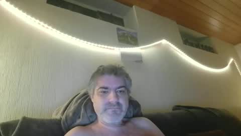 Peter online show from November 2025 05:52:01 PM