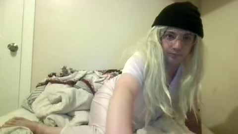 teepz97 online show from June 2026 06:15:02 AM