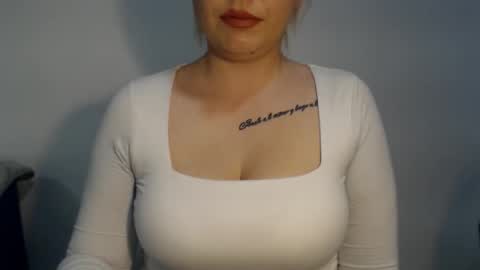 Teeyara  online show from February 2026 05:29:01 PM