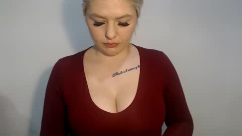 Teeyara  online show from February 2026 12:24:01 PM