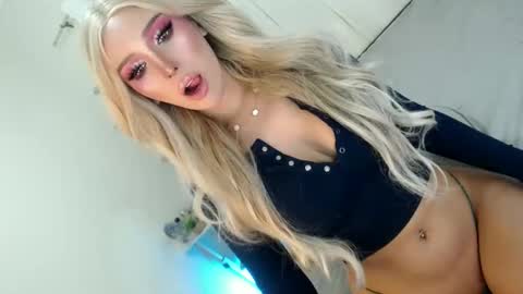 Snapshot of temptationofsex chatting on October 2025 07:38:01 AM EVA GLASSCOTT online show from October 2025 07:38:01 AM