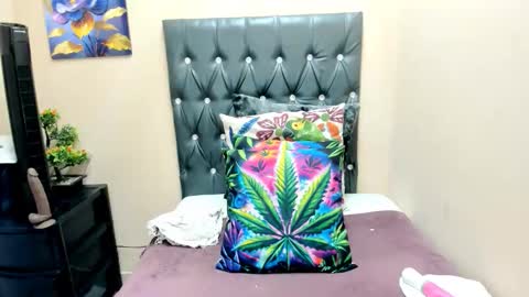 Snapshot of temptressqeen chatting on January 2026 05:22:01 AM temptressqeen online show from January 2026 05:22:01 AM