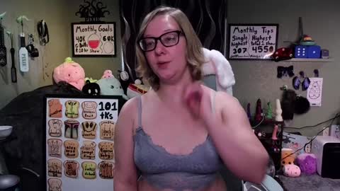 Pixie and Tentacle Overlord online show from January 2025 10:15:02 PM