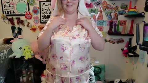 Pixie and Tentacle Overlord online show from February 2026 11:12:01 PM