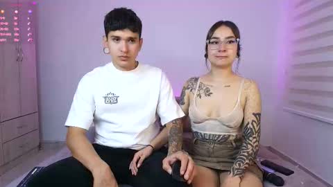 Snapshot of tender_dust chatting on September 2025 10:31:01 PM tender_dust online show from September 2025 10:31:01 PM