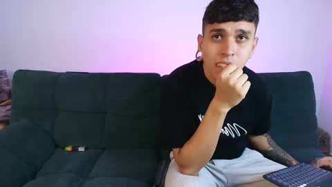 Snapshot of tender_dust chatting on October 2025 03:54:02 AM tender_dust online show from October 2025 03:54:02 AM