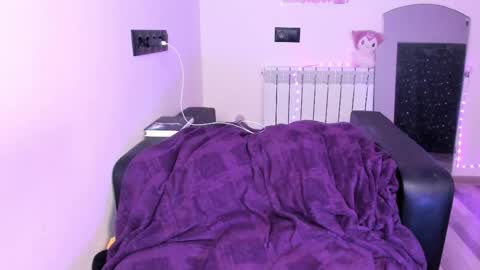 Kira online show from February 2026 09:04:01 PM