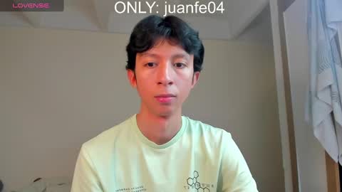 Juanfe  online show from December 2024 04:03:02 AM
