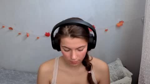 Anny Simpson online show from October 2025 06:03:01 AM