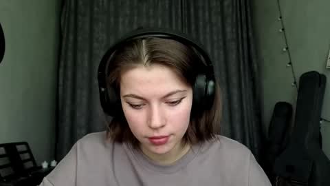 Anny Simpson online show from February 2026 06:22:01 AM