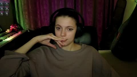 Anny Simpson online show from April 2026 09:01:02 PM