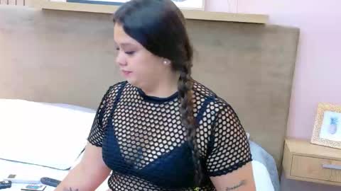 tessa stones online show from January 2026 03:34:02 AM