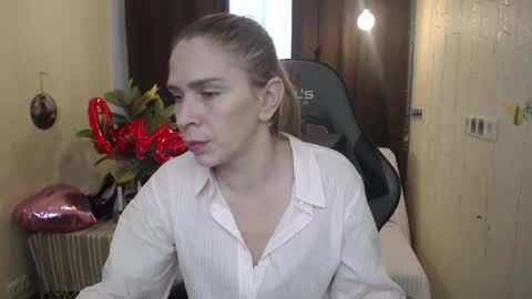 Snapshot of tessadaybreak chatting on February 2025 12:55:02 PM tessadaybreak online show from February 2025 12:55:02 PM